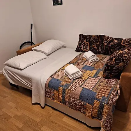 Big Near Center Апартаменты