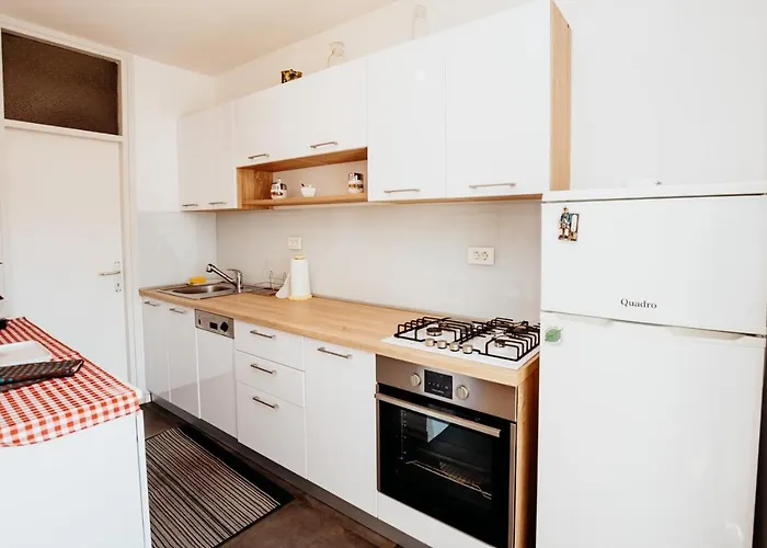 アパート Big Near Center ザダル