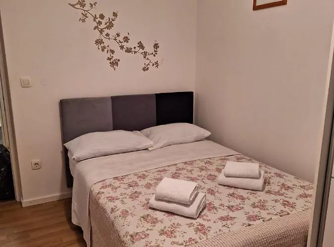 アパート Big Near Center